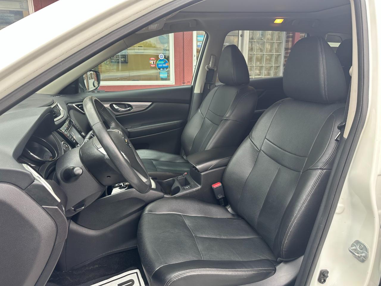 Nissan Rogue AWD 4dr SV 2016