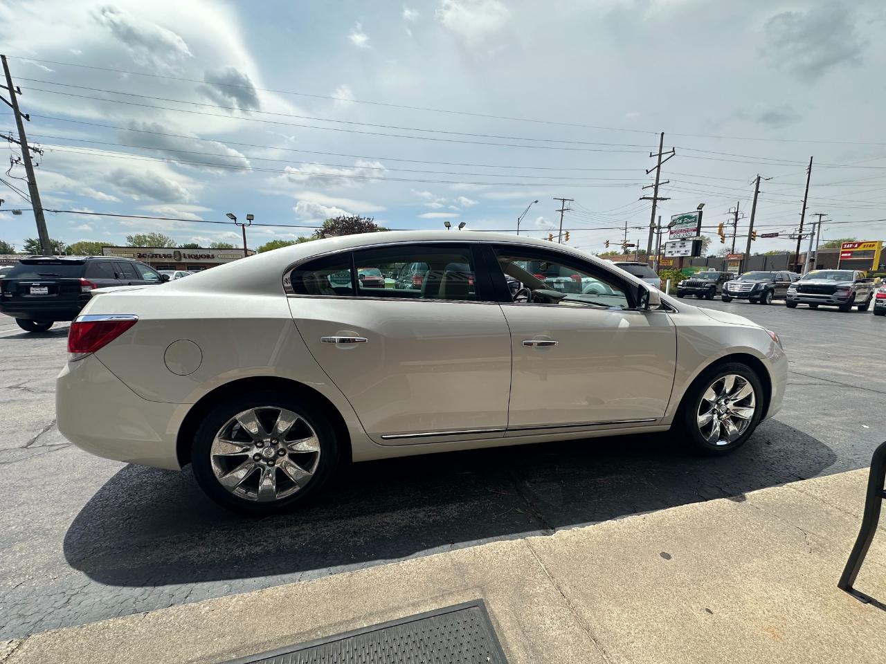 Buick LaCrosse 4dr Sdn CXL FWD 2011