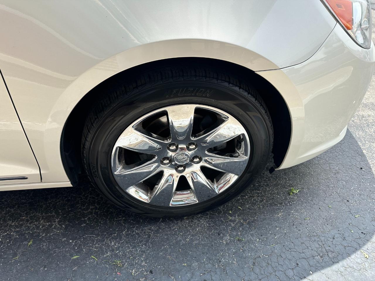 Buick LaCrosse 4dr Sdn CXL FWD 2011