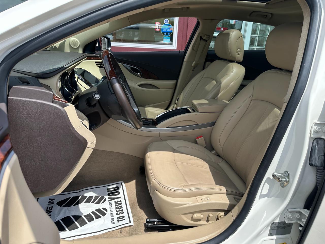 Buick LaCrosse 4dr Sdn CXL FWD 2011