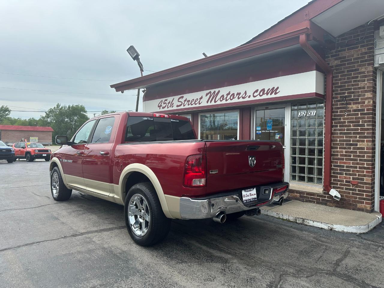 RAM 1500 2WD Crew Cab 140.5" Laramie 2011