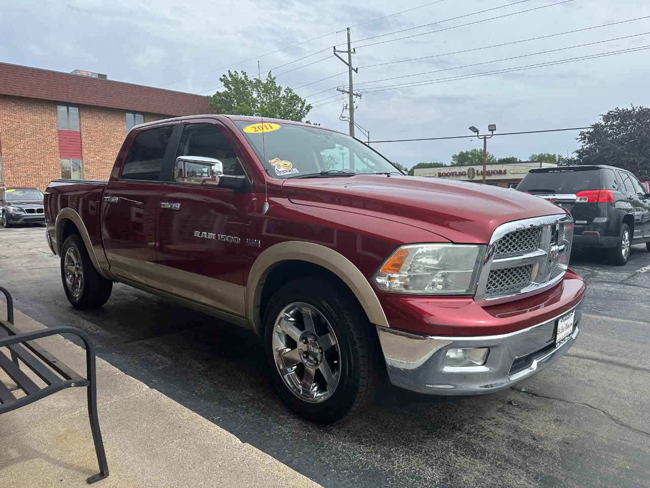 RAM 1500 2WD Crew Cab 140.5" Laramie 2011