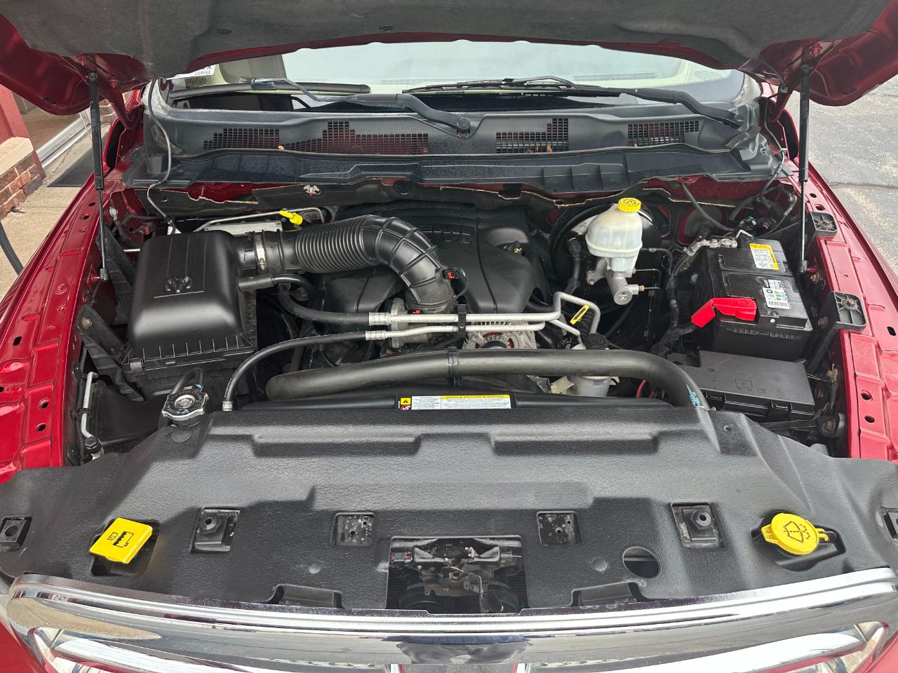 RAM 1500 2WD Crew Cab 140.5" Laramie 2011