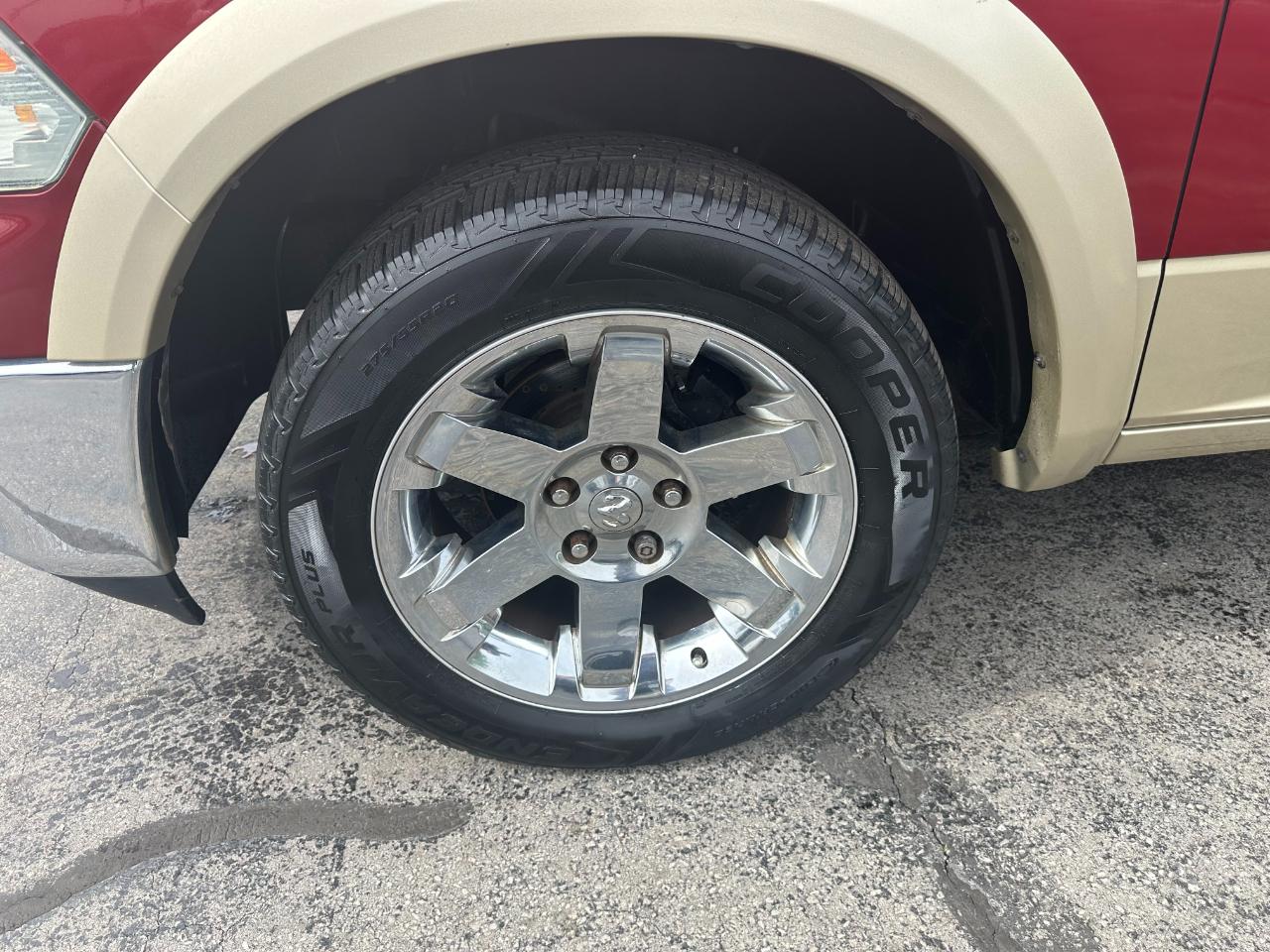 RAM 1500 2WD Crew Cab 140.5" Laramie 2011