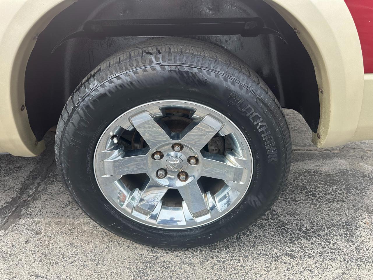 RAM 1500 2WD Crew Cab 140.5" Laramie 2011