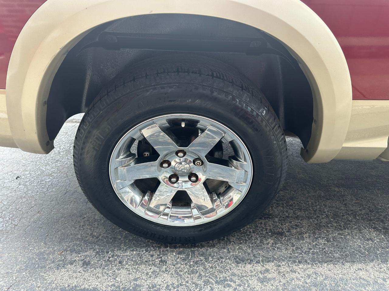 RAM 1500 2WD Crew Cab 140.5" Laramie 2011