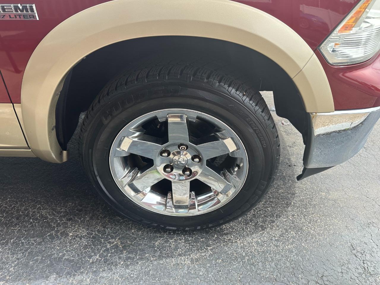 RAM 1500 2WD Crew Cab 140.5" Laramie 2011