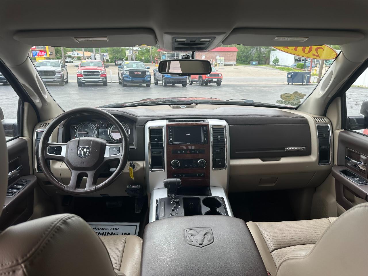 RAM 1500 2WD Crew Cab 140.5" Laramie 2011