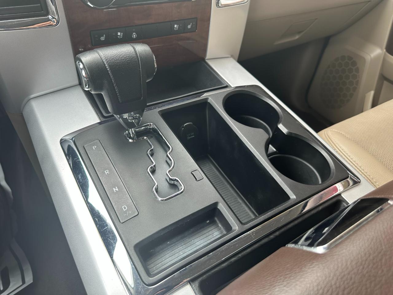 RAM 1500 2WD Crew Cab 140.5" Laramie 2011
