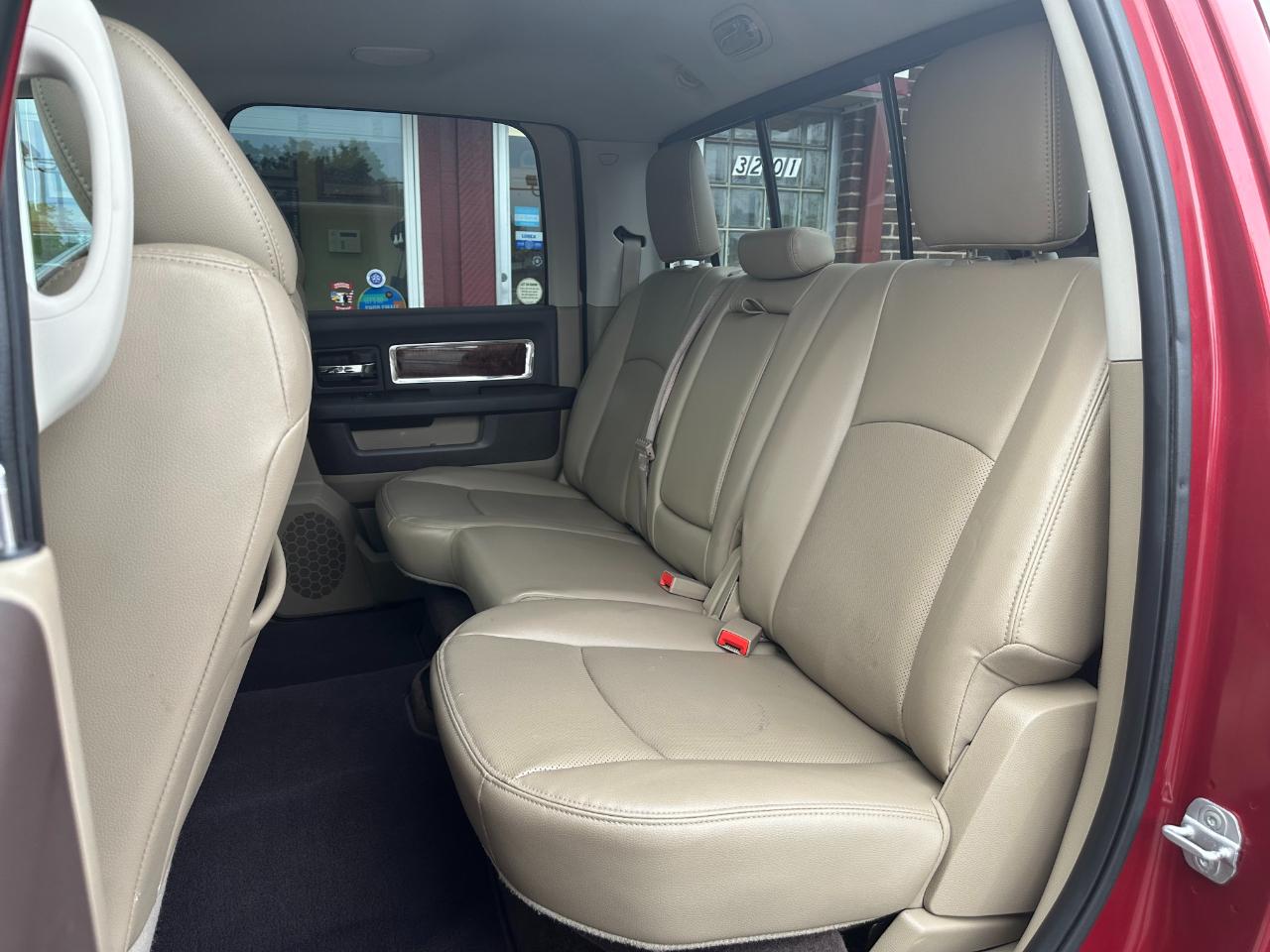 RAM 1500 2WD Crew Cab 140.5" Laramie 2011