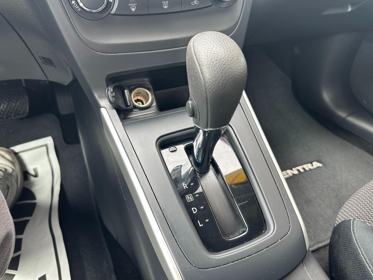 Nissan Sentra S CVT 2017