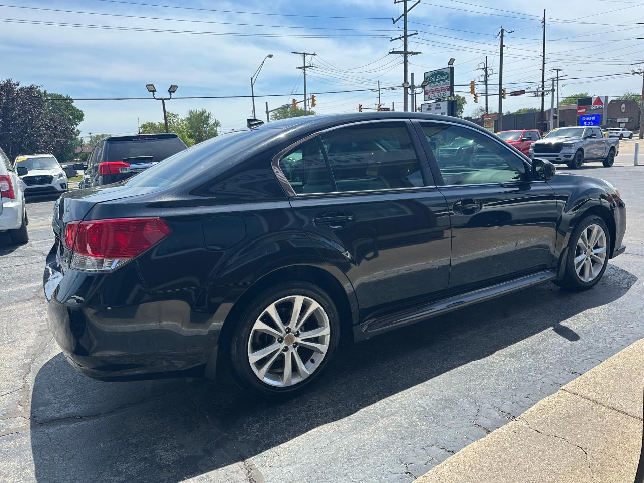 Subaru Legacy 4dr Sdn H4 Auto 2.5i Premium 2014