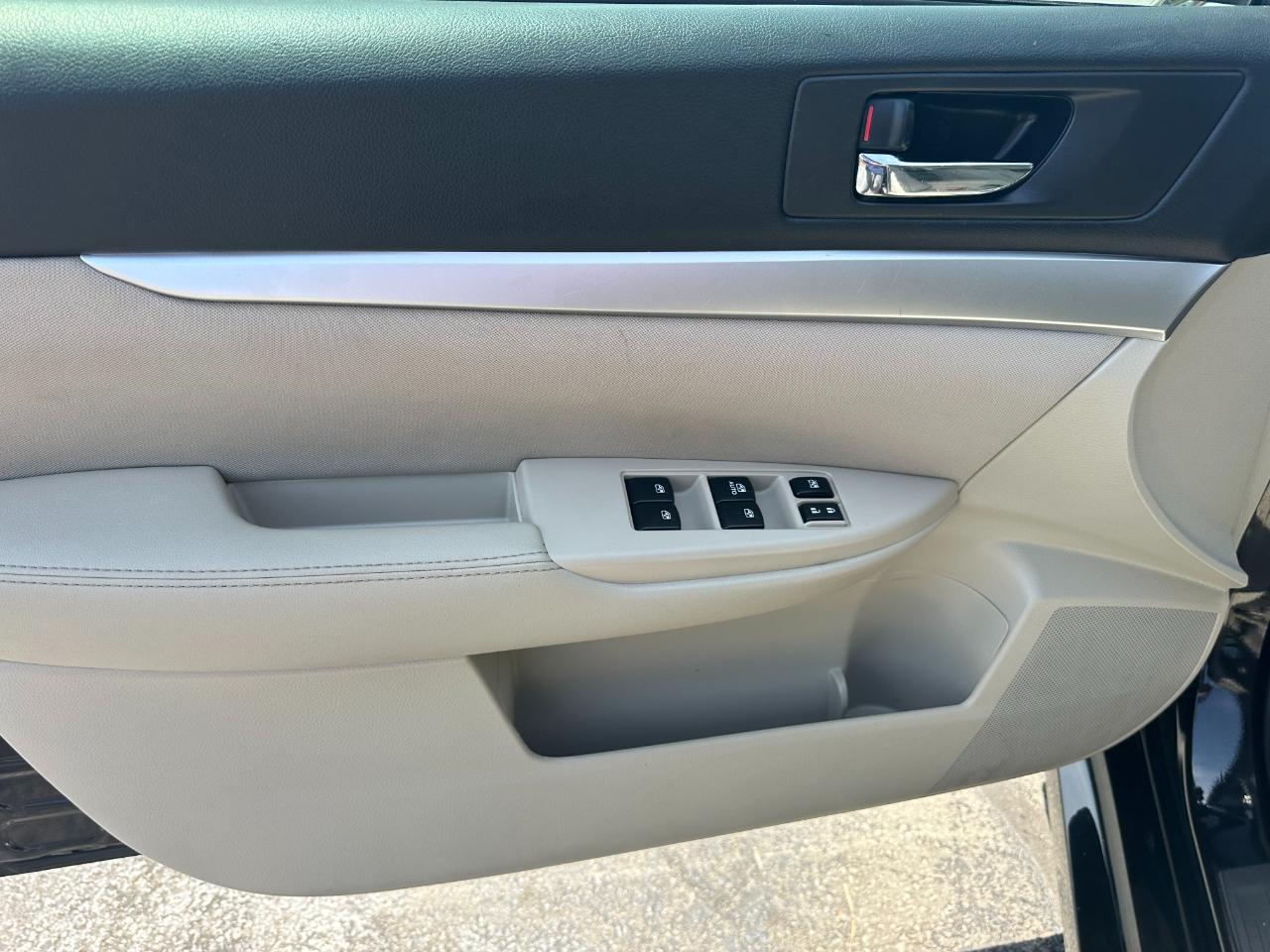 Subaru Legacy 4dr Sdn H4 Auto 2.5i Premium 2014