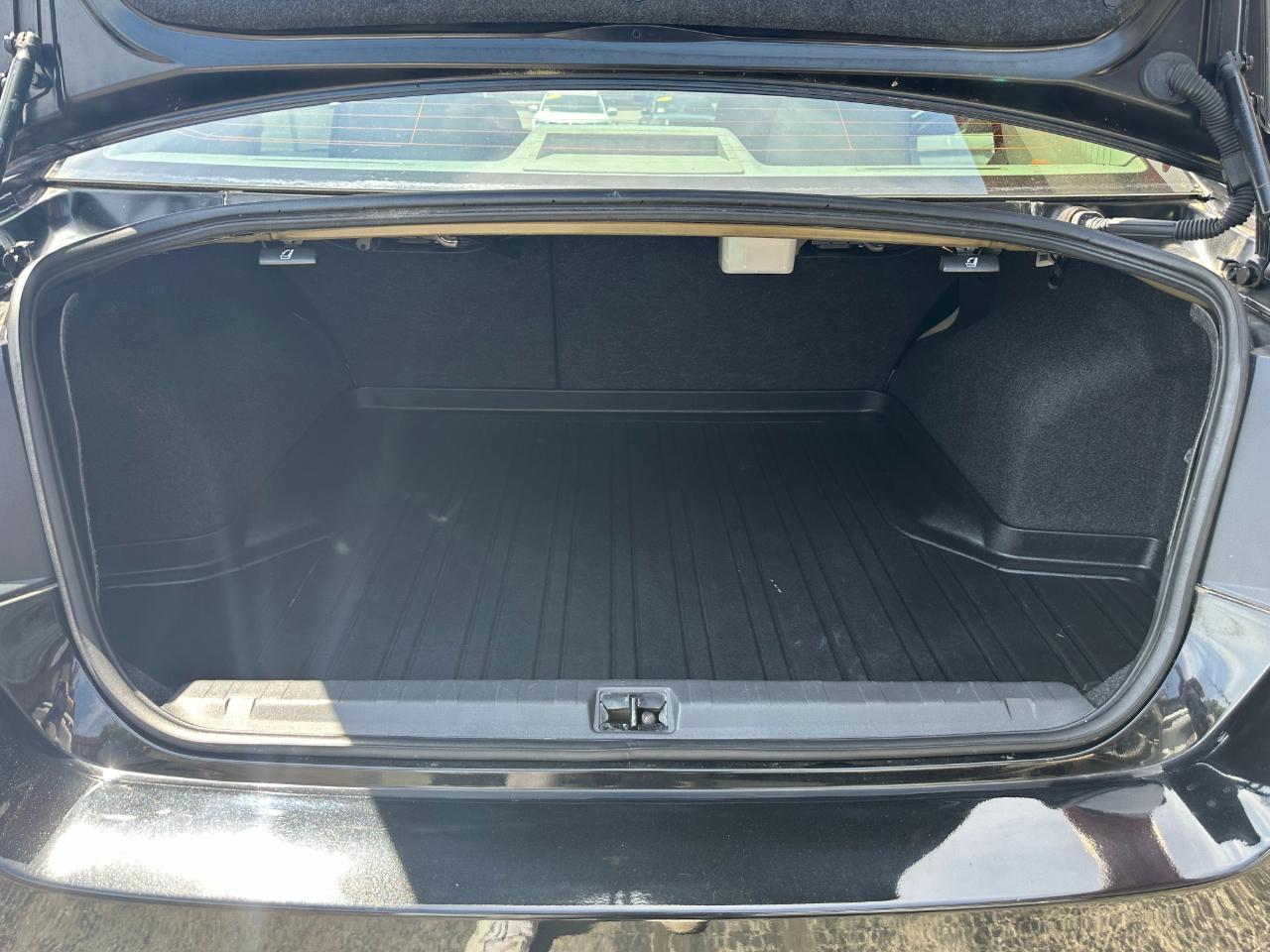 Subaru Legacy 4dr Sdn H4 Auto 2.5i Premium 2014