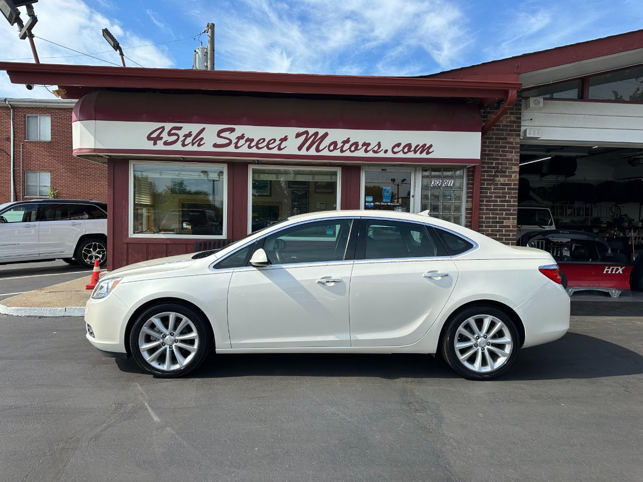 Buick Verano 4dr Sdn Leather Group 2013