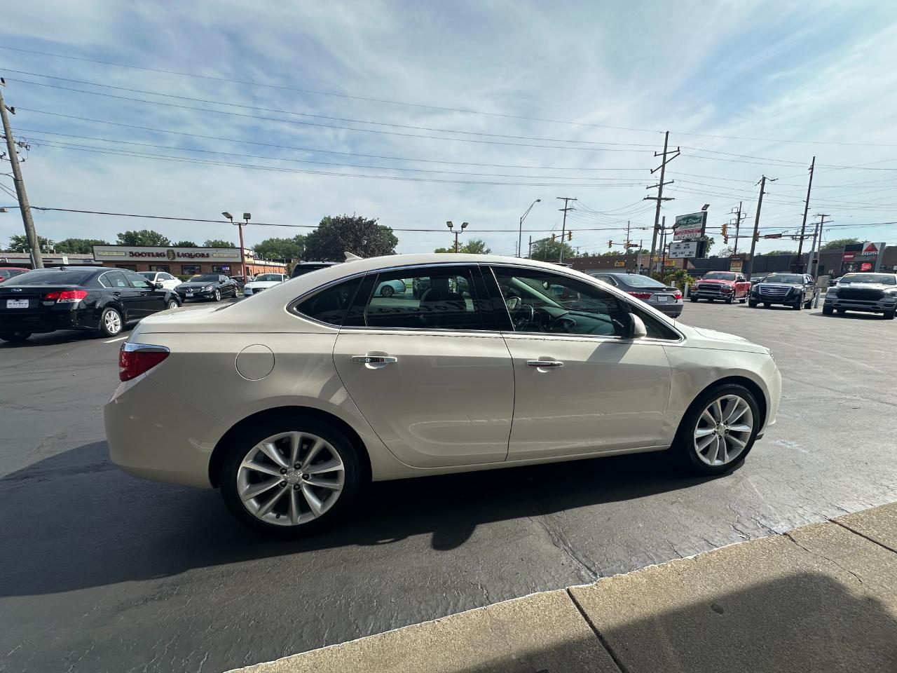 Buick Verano 4dr Sdn Leather Group 2013
