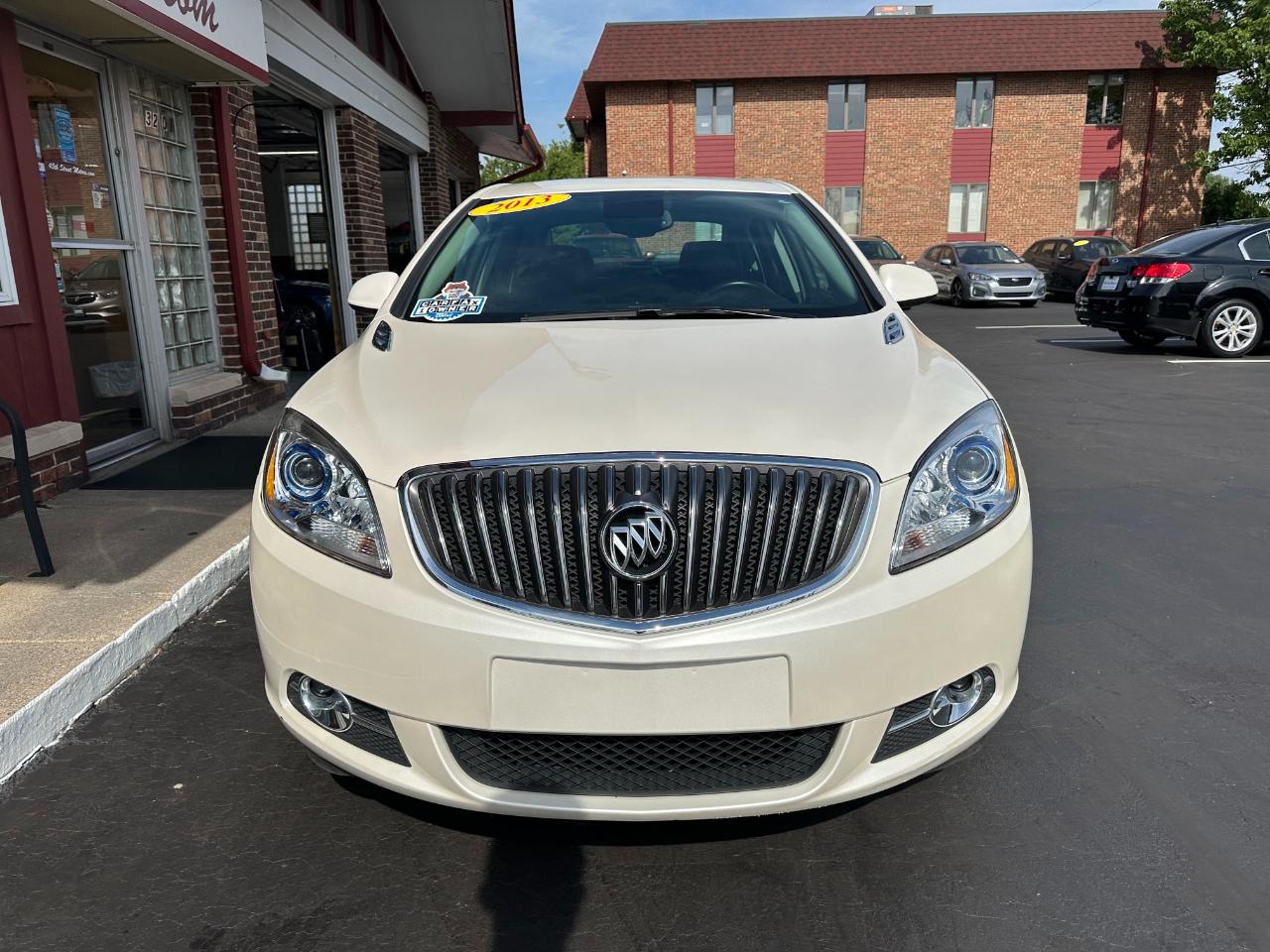 Buick Verano 4dr Sdn Leather Group 2013