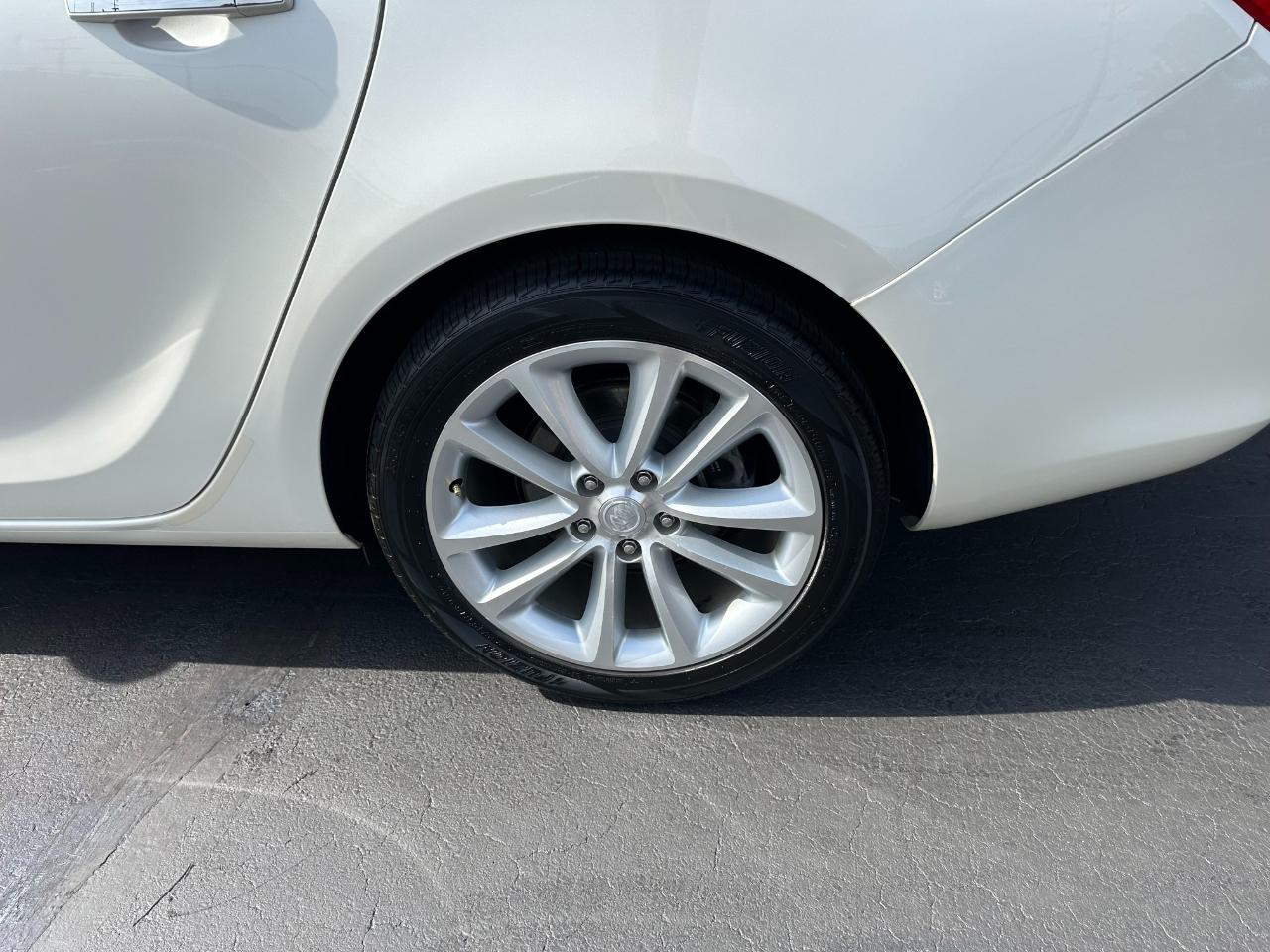 Buick Verano 4dr Sdn Leather Group 2013
