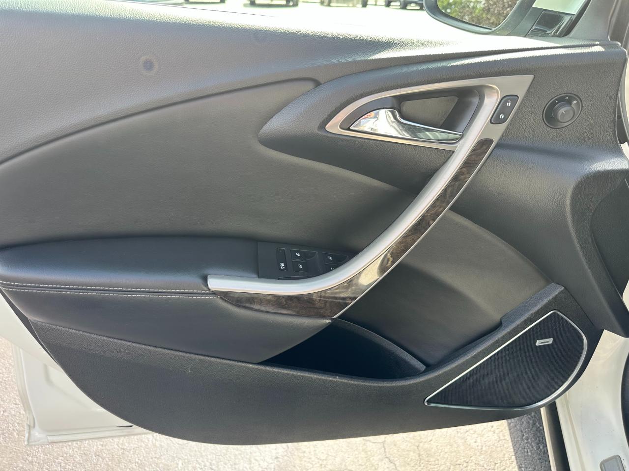 Buick Verano 4dr Sdn Leather Group 2013