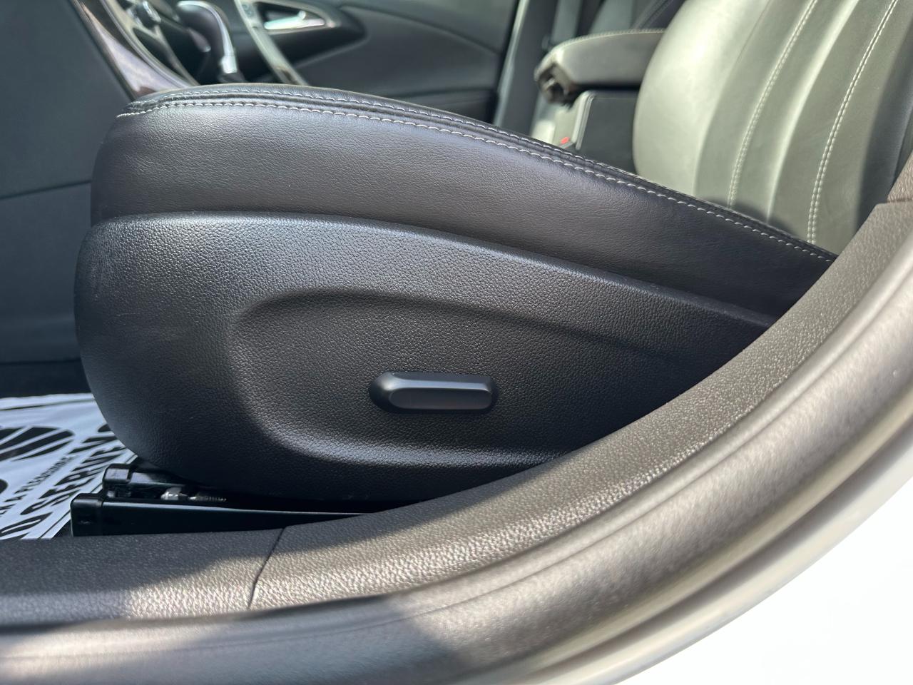 Buick Verano 4dr Sdn Leather Group 2013