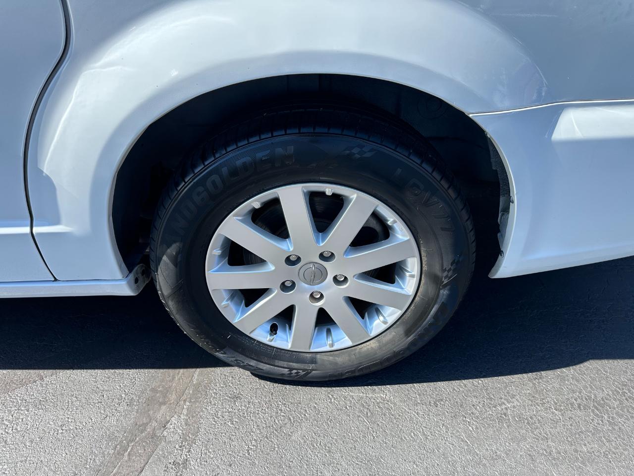 Chrysler Town & Country 4dr Wgn Touring 2014