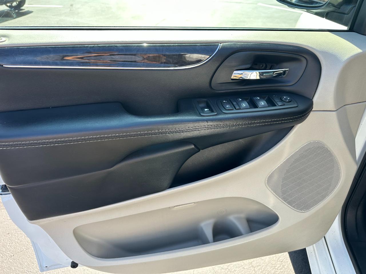 Chrysler Town & Country 4dr Wgn Touring 2014