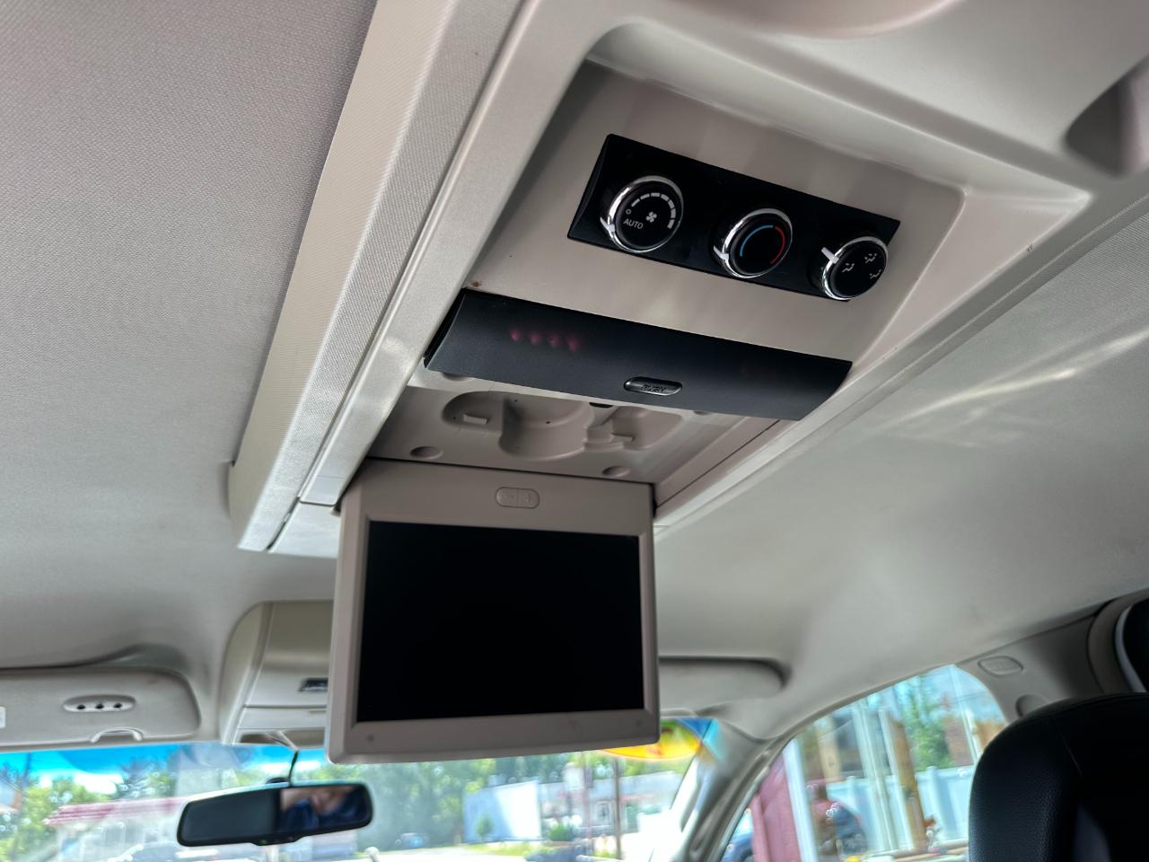 Chrysler Town & Country 4dr Wgn Touring 2014