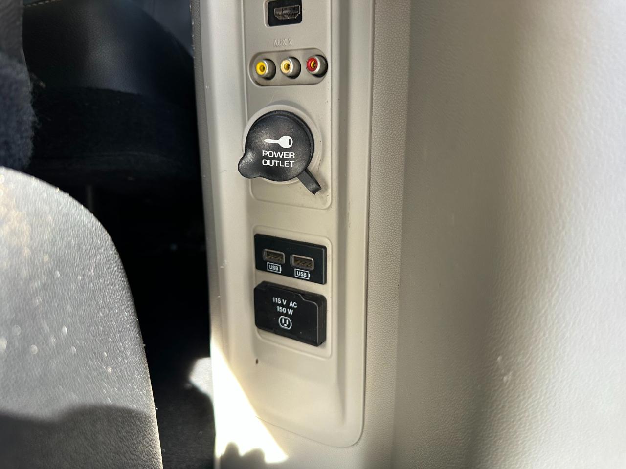 Chrysler Town & Country 4dr Wgn Touring 2014