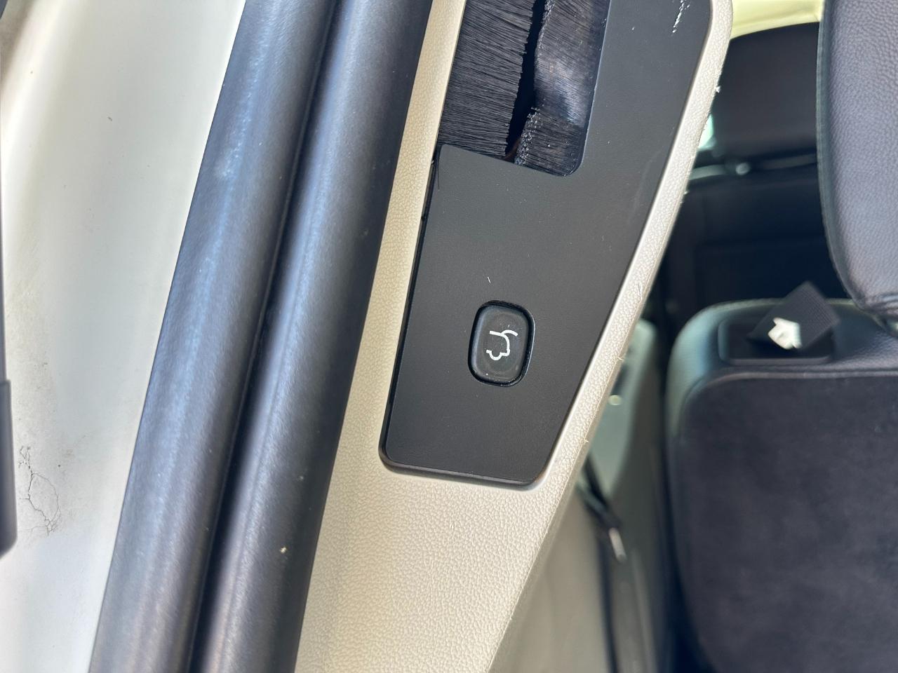 Chrysler Town & Country 4dr Wgn Touring 2014