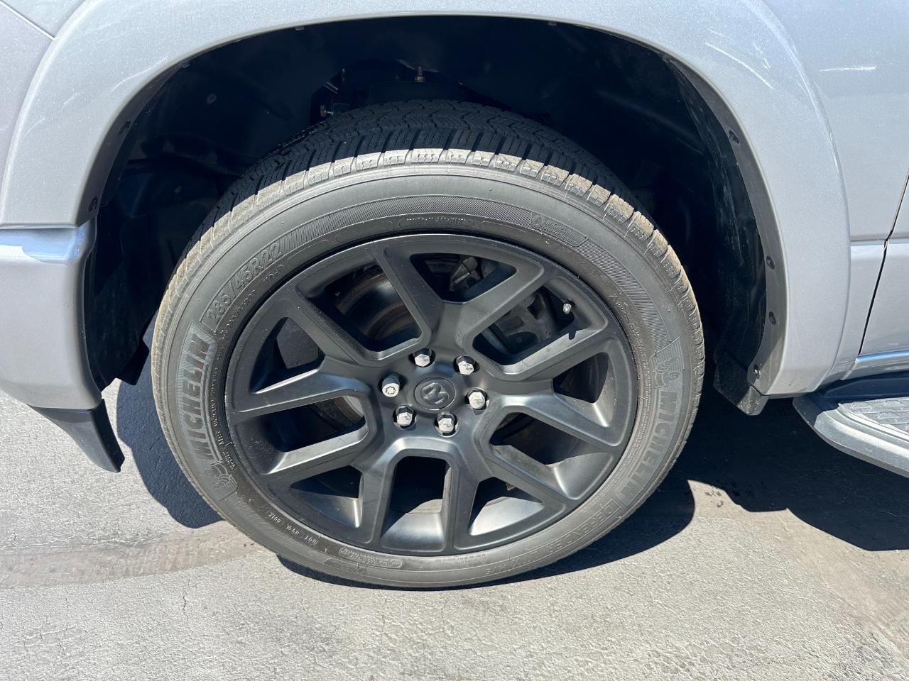 RAM 1500 Laramie 4x4 Crew Cab 5'7" Box 2022