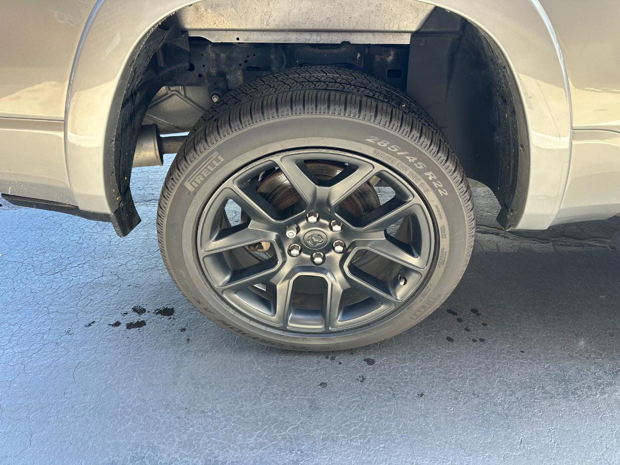 RAM 1500 Laramie 4x4 Crew Cab 5'7" Box 2022