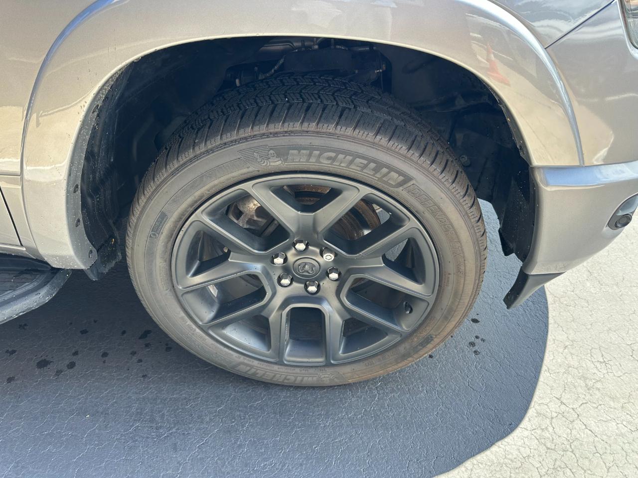 RAM 1500 Laramie 4x4 Crew Cab 5'7" Box 2022