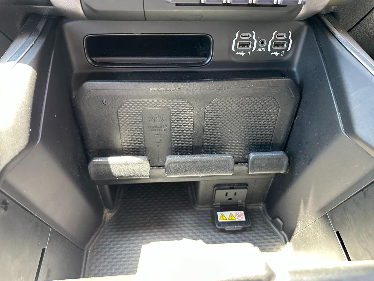 RAM 1500 Laramie 4x4 Crew Cab 5'7" Box 2022