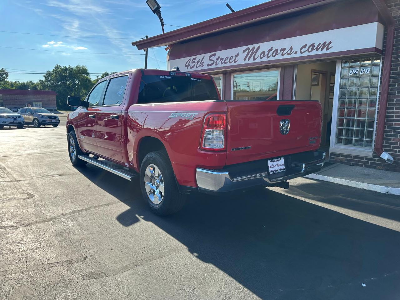 RAM 1500 Big Horn 4x4 Crew Cab 5'7" Box 2023