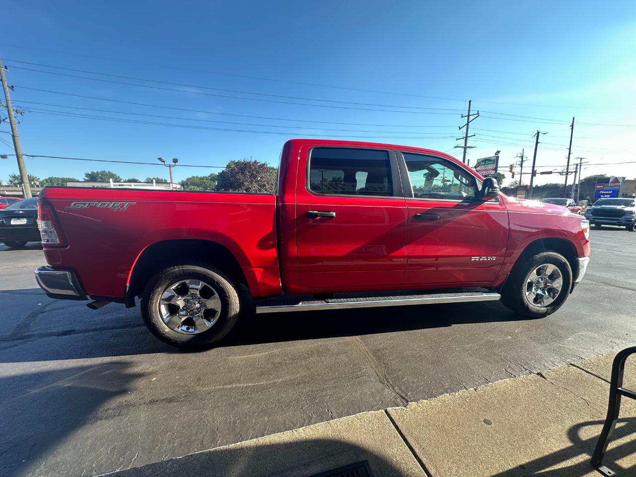 RAM 1500 Big Horn 4x4 Crew Cab 5'7" Box 2023
