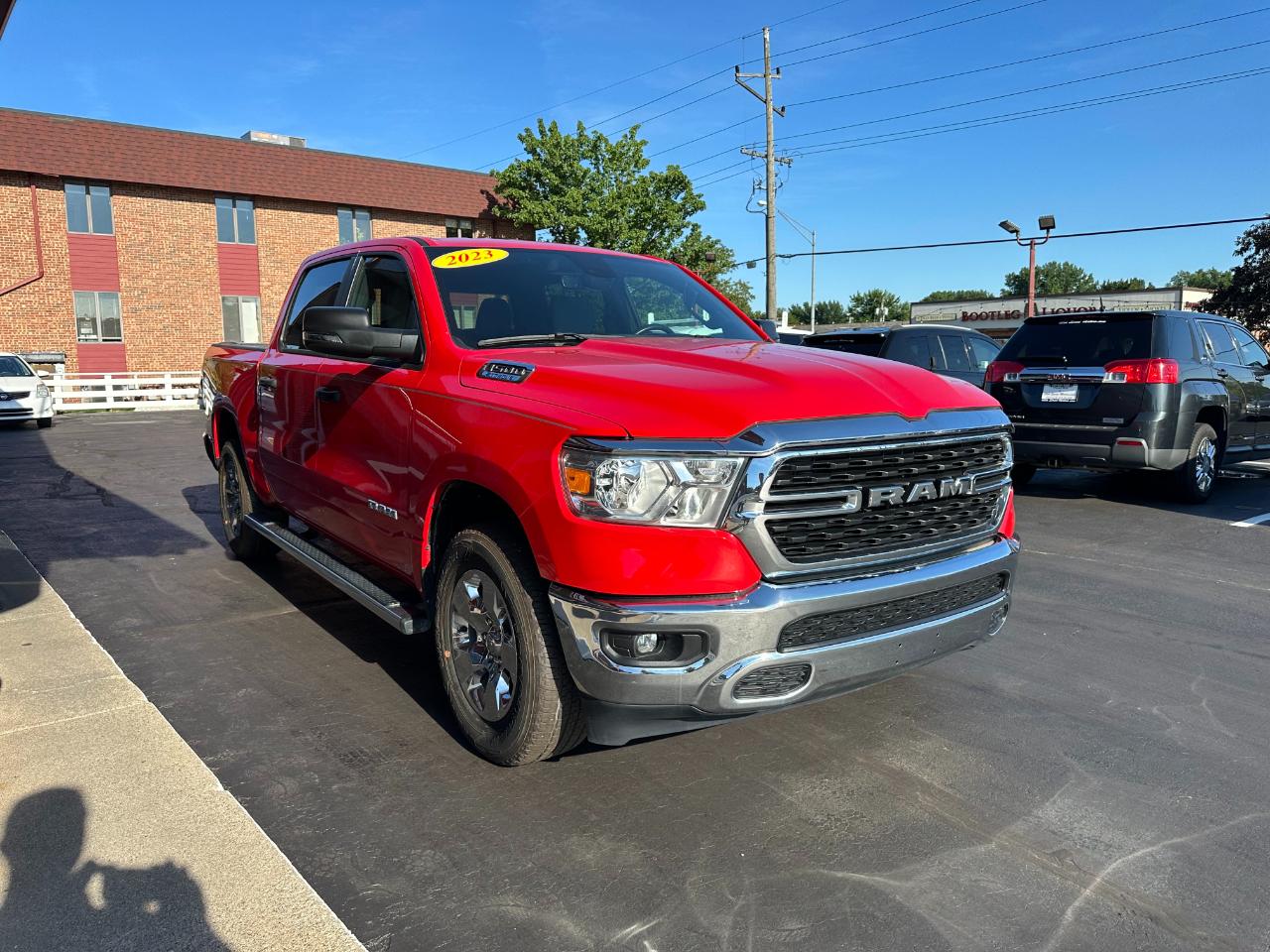 RAM 1500 Big Horn 4x4 Crew Cab 5'7" Box 2023
