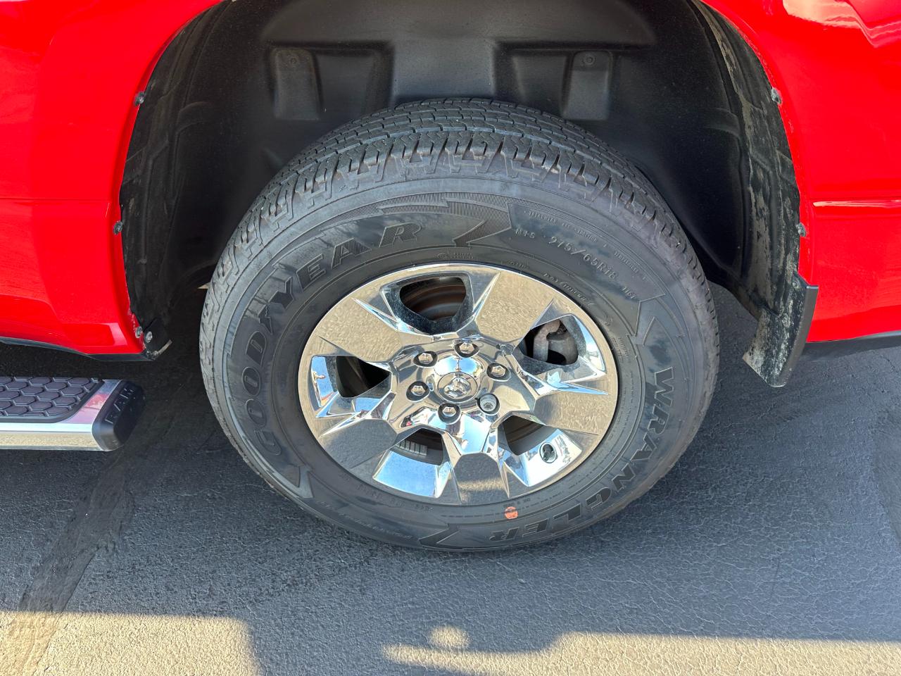 RAM 1500 Big Horn 4x4 Crew Cab 5'7" Box 2023