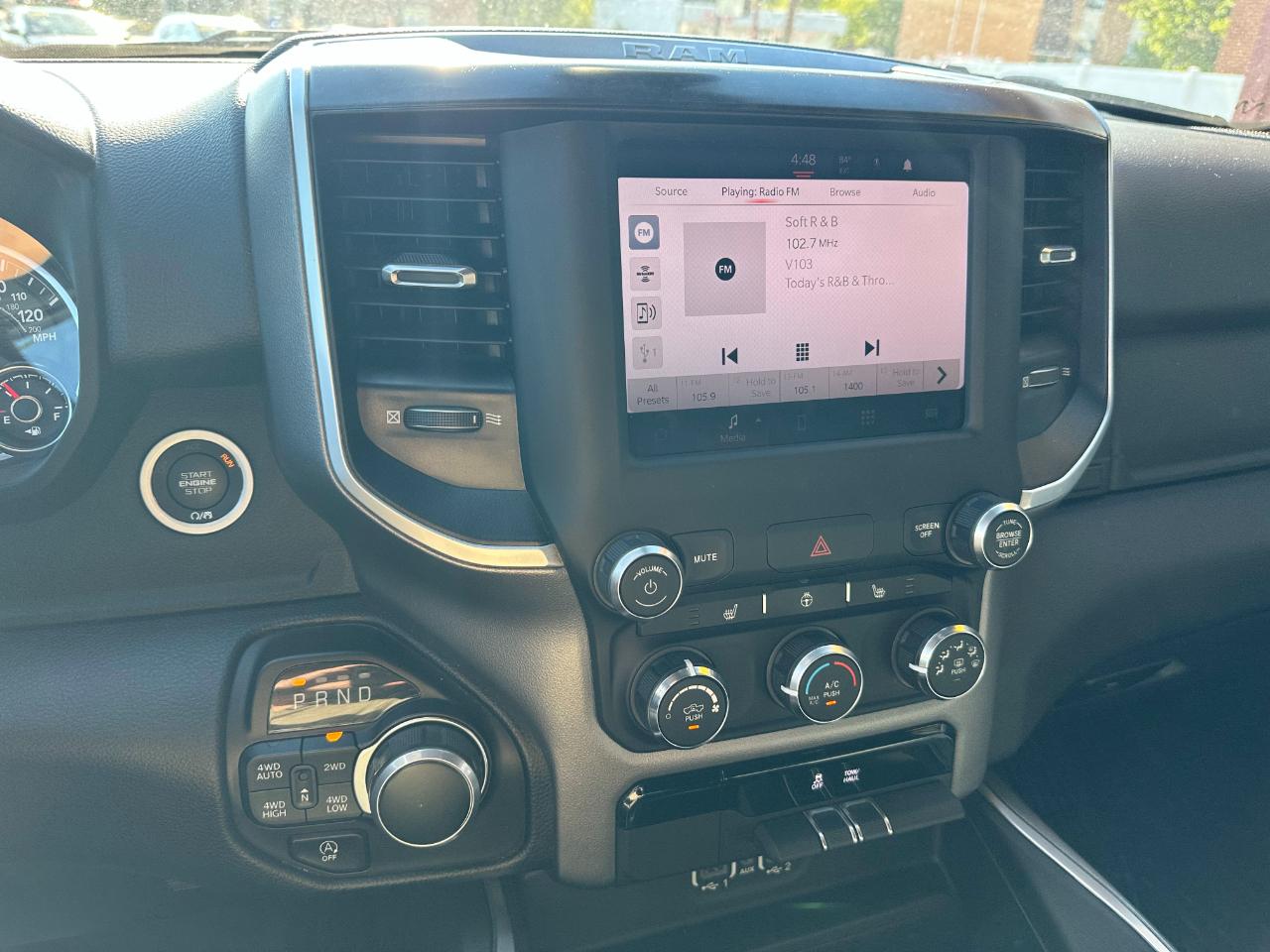 RAM 1500 Big Horn 4x4 Crew Cab 5'7" Box 2023