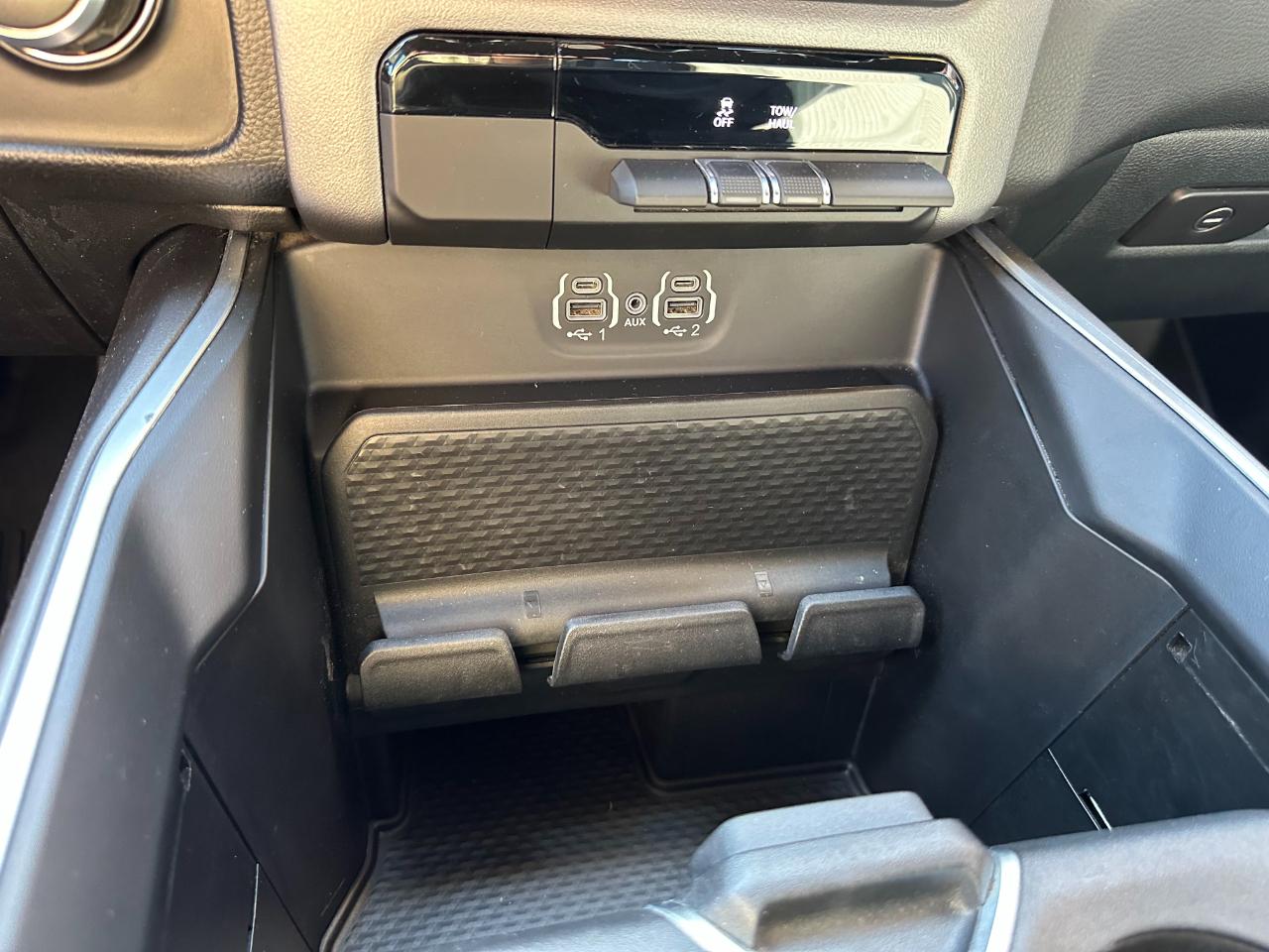 RAM 1500 Big Horn 4x4 Crew Cab 5'7" Box 2023