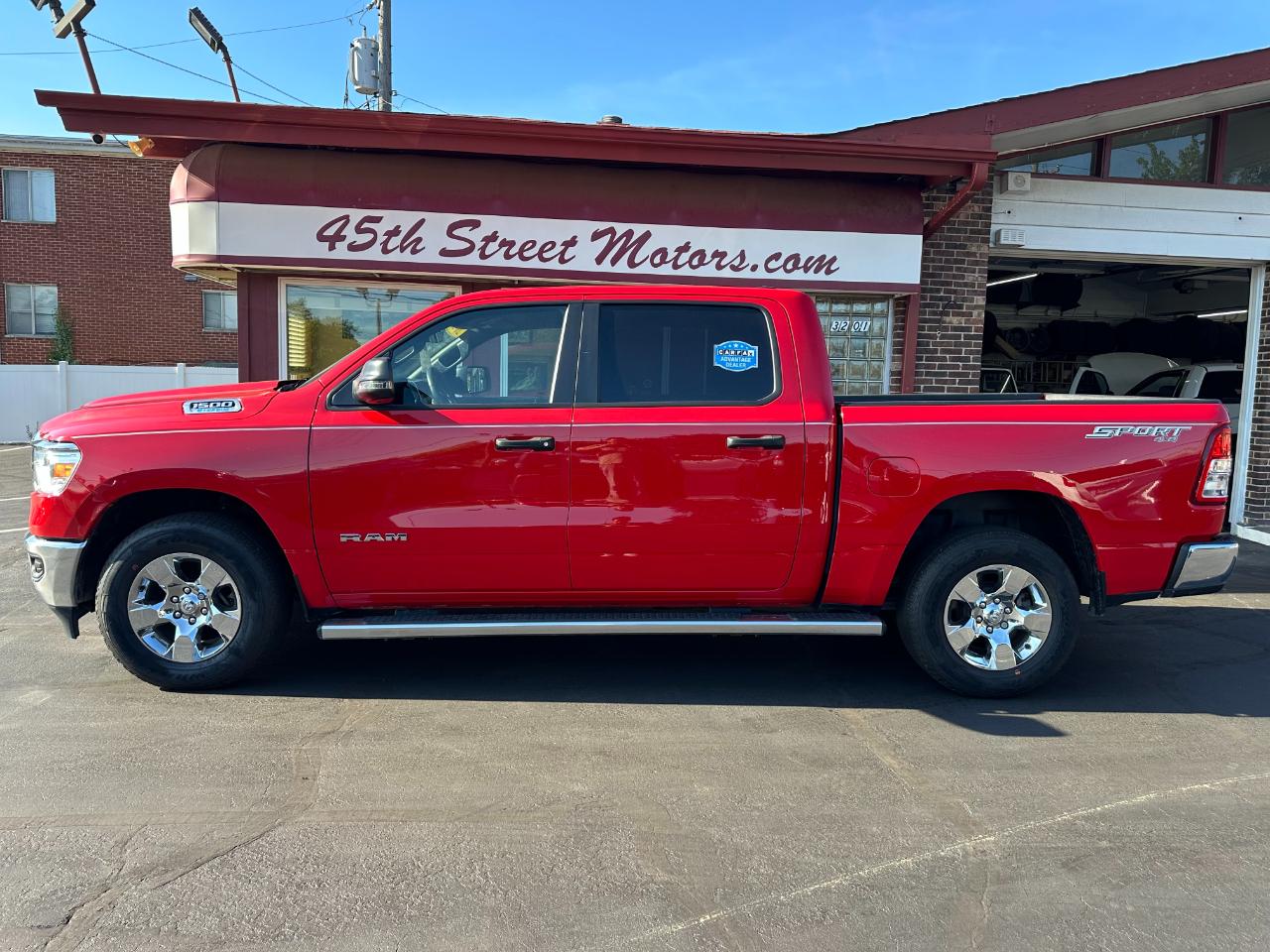 RAM 1500 Big Horn 4x4 Crew Cab 5'7" Box 2023