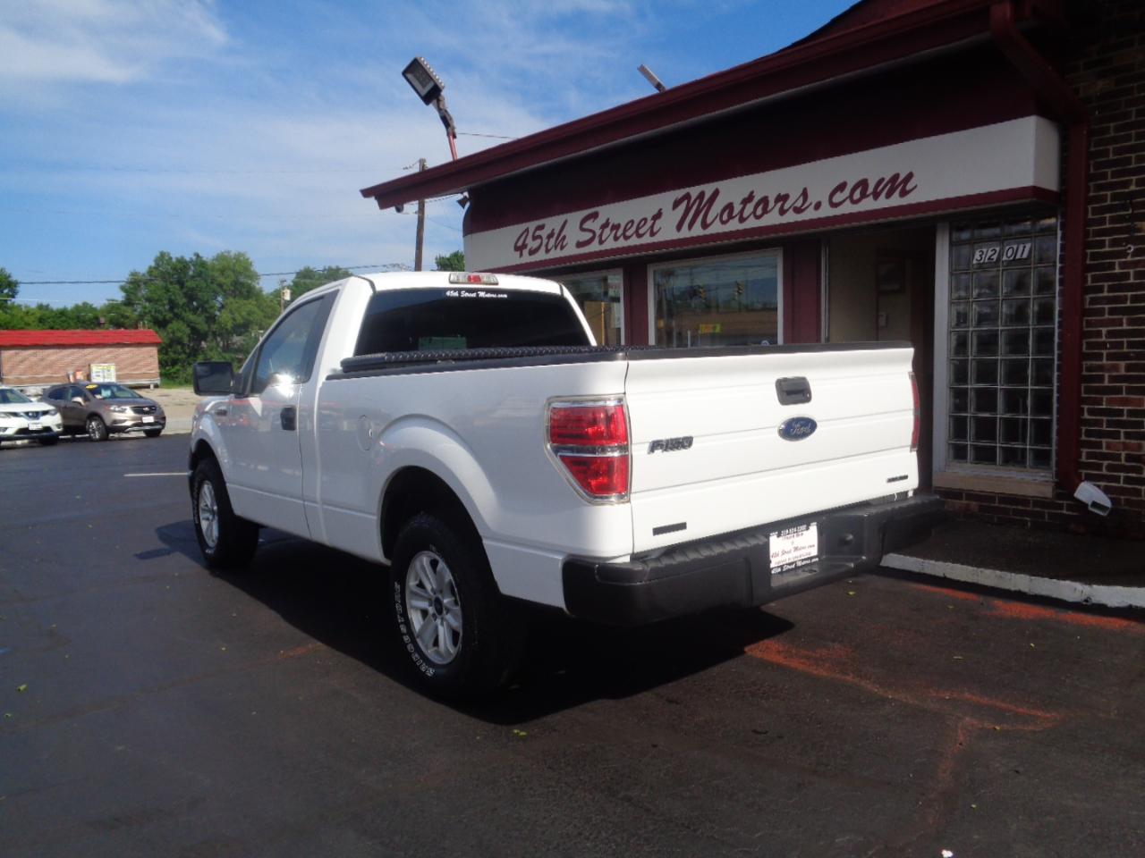 Ford F-150 2WD Reg Cab 126" XL 2014