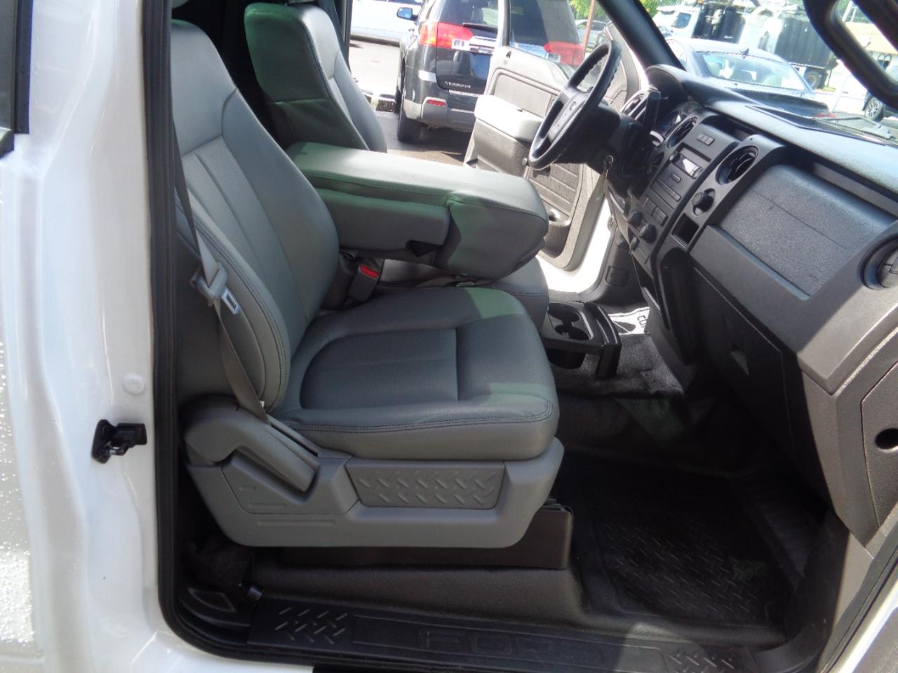 Ford F-150 2WD Reg Cab 126" XL 2014