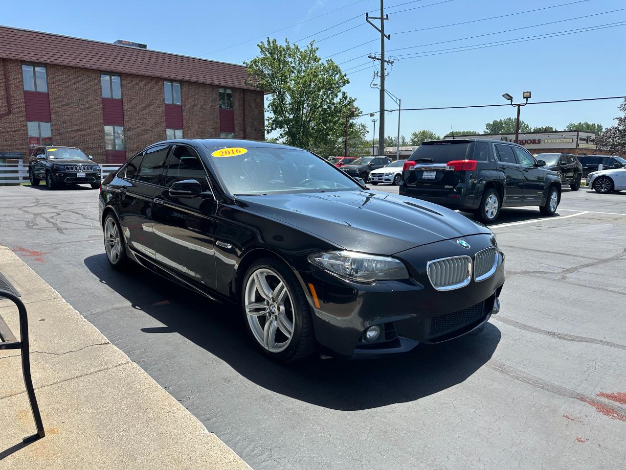 BMW 5 Series 4dr Sdn 550i xDrive AWD 2016