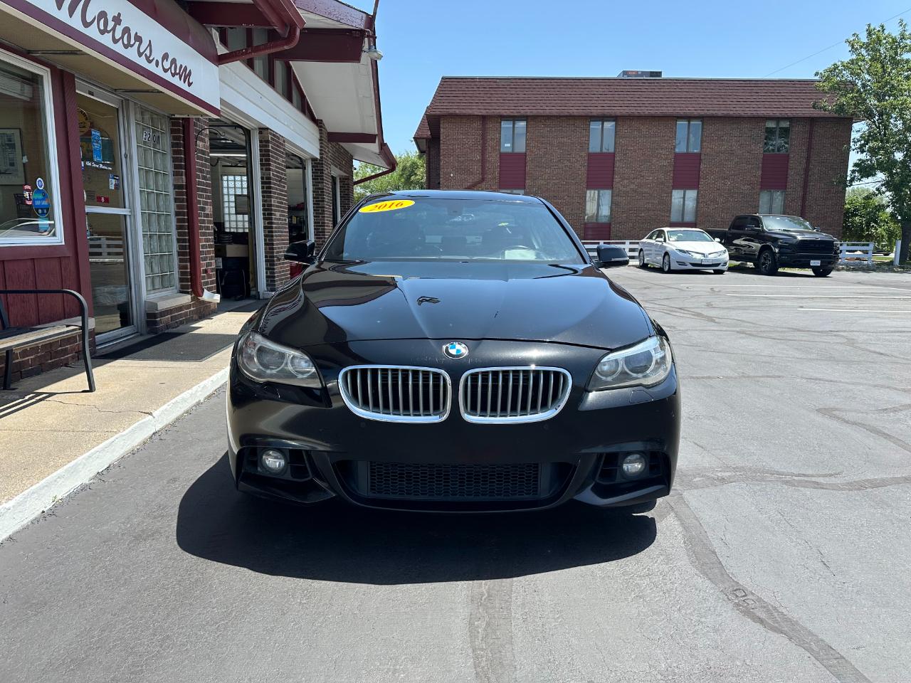 BMW 5 Series 4dr Sdn 550i xDrive AWD 2016