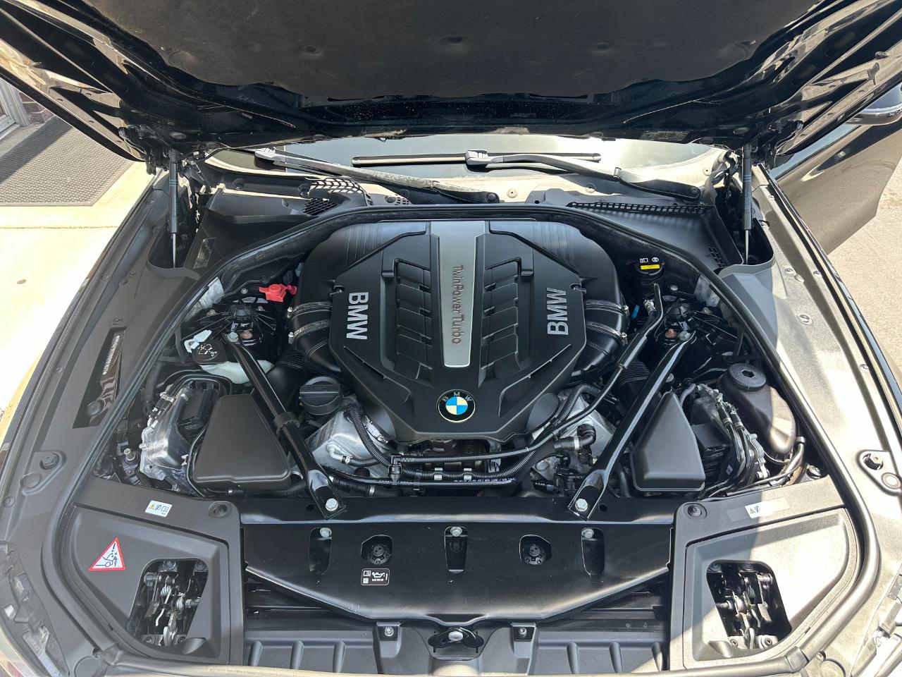 BMW 5 Series 4dr Sdn 550i xDrive AWD 2016