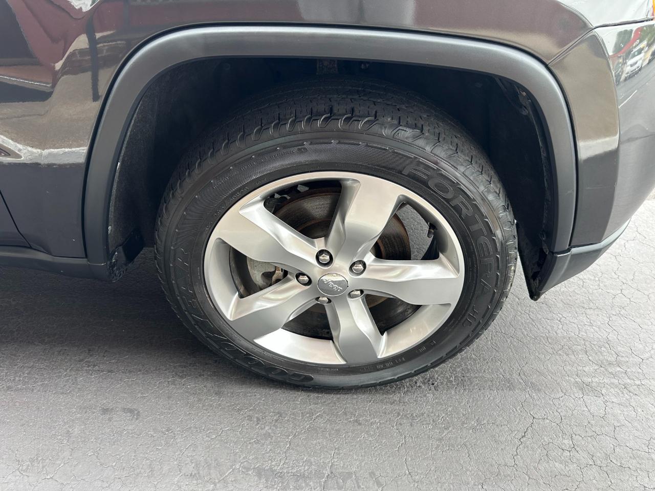 Jeep Grand Cherokee 4WD 4dr Overland 2011