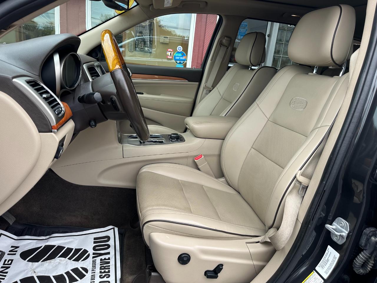 Jeep Grand Cherokee 4WD 4dr Overland 2011