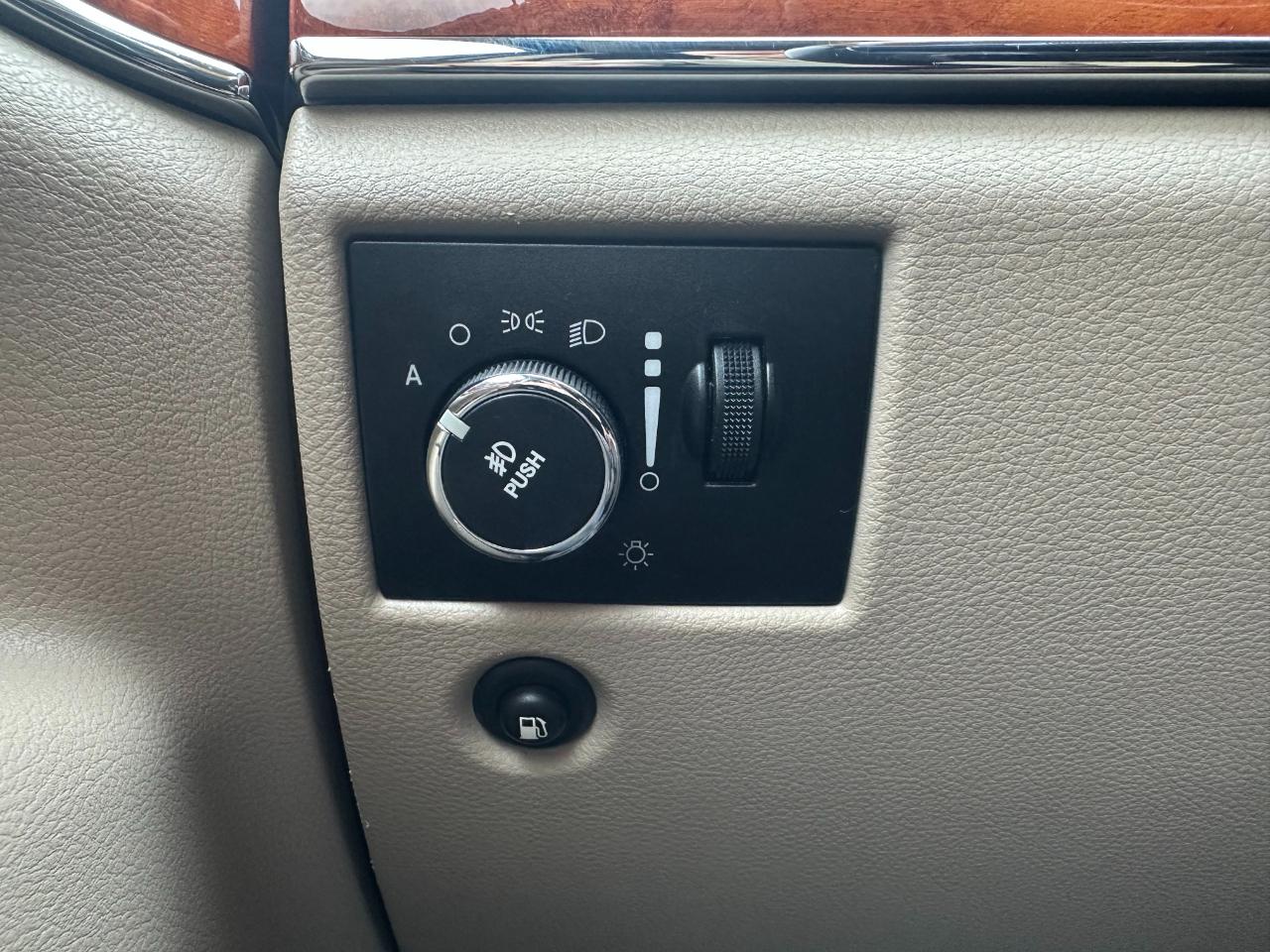 Jeep Grand Cherokee 4WD 4dr Overland 2011