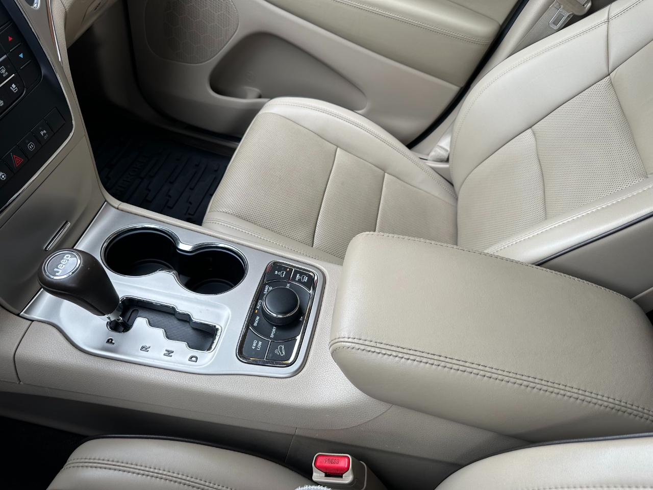 Jeep Grand Cherokee 4WD 4dr Overland 2011