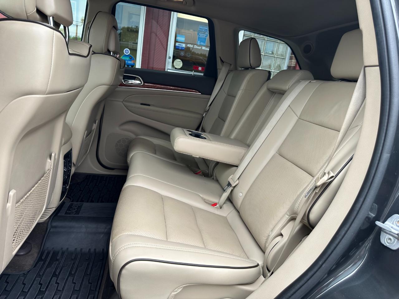 Jeep Grand Cherokee 4WD 4dr Overland 2011